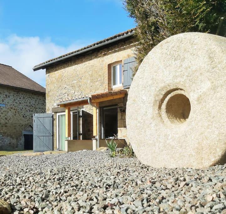 Beautiful 2 Bed Cottage With Swimming Pool Pageas Exterior photo