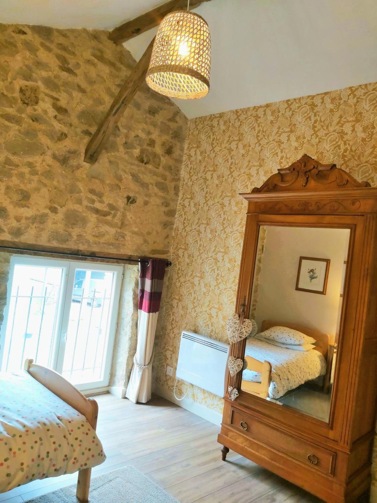 Beautiful 2 Bed Cottage With Swimming Pool Pageas Exterior photo